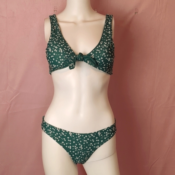 Zaful Green and White Floral Print Tie Front Bikini size Small - Picture 1 of 4